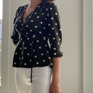 Polka Dotted Top 💚